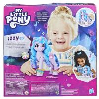 MY LITTLE PONY IZZY OBJAV V SEBE ISKRU