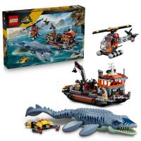 Útok dinosaura mosasaura na loď