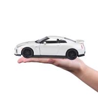 Bburago 1:24 Plus Nissan GT-R Metallic White