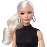 Barbie basics bábika v čierných šatách blondýnka