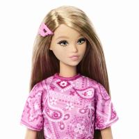 BRB FASHIONISTAS MODELKA V ŠATÁCH S RUŽOVÝM PAISLEY VZOROM