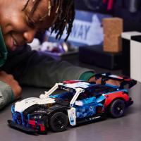 Závodní auto BMW M4 GT3 EVO