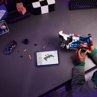 Závodní auto BMW M4 GT3 EVO