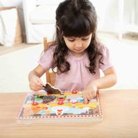 MELISSA & DOUG DŘEVĚNÉ PUZZLE S VYSKAKUJÍCÍMY SLEPIČKAMI