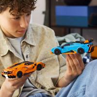 Lamborghini Revuelto a Huracán STO