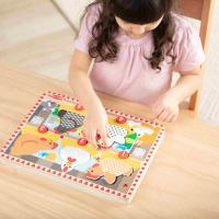 MELISSA & DOUG DŘEVĚNÉ PUZZLE S VYSKAKUJÍCÍMY SLEPIČKAMI