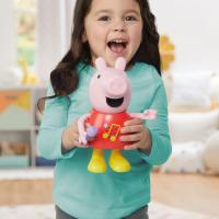 HASBRO - Prasiatko Peppa Pig hovoriaci a spievajúci