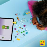 Stánek se zmrzlinou a balónky