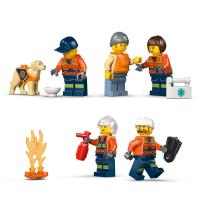 Záchranný čln pobrežnej hliadky a vrtuľník