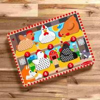 MELISSA & DOUG DŘEVĚNÉ PUZZLE S VYSKAKUJÍCÍMY SLEPIČKAMI