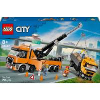 Výkonné záchranné odťahové vozidlo so žeriavom