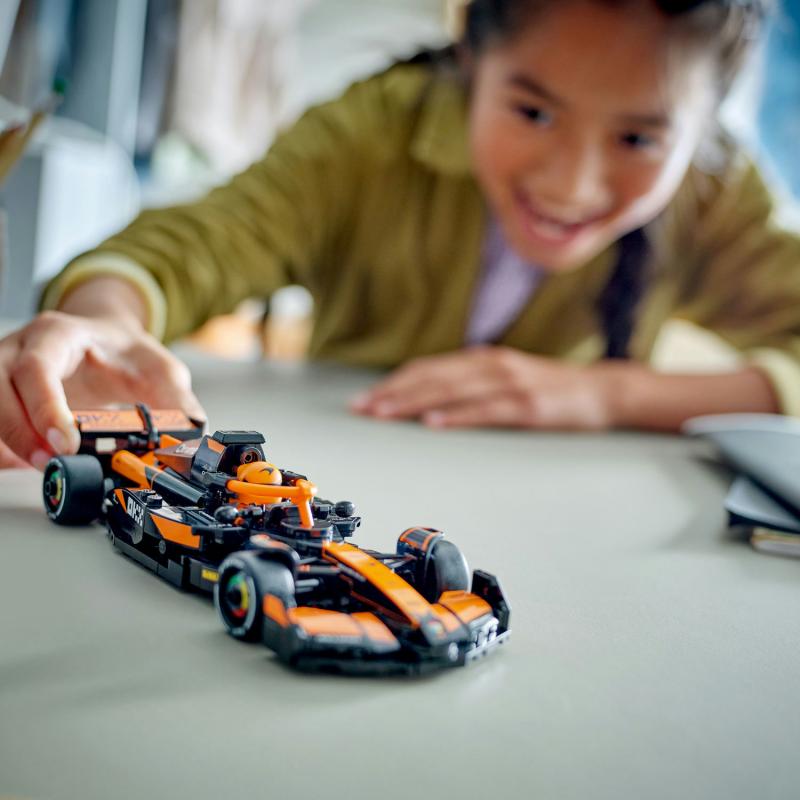 Pretekárske auto McLaren F1® Team MCL38 - MPK Toys